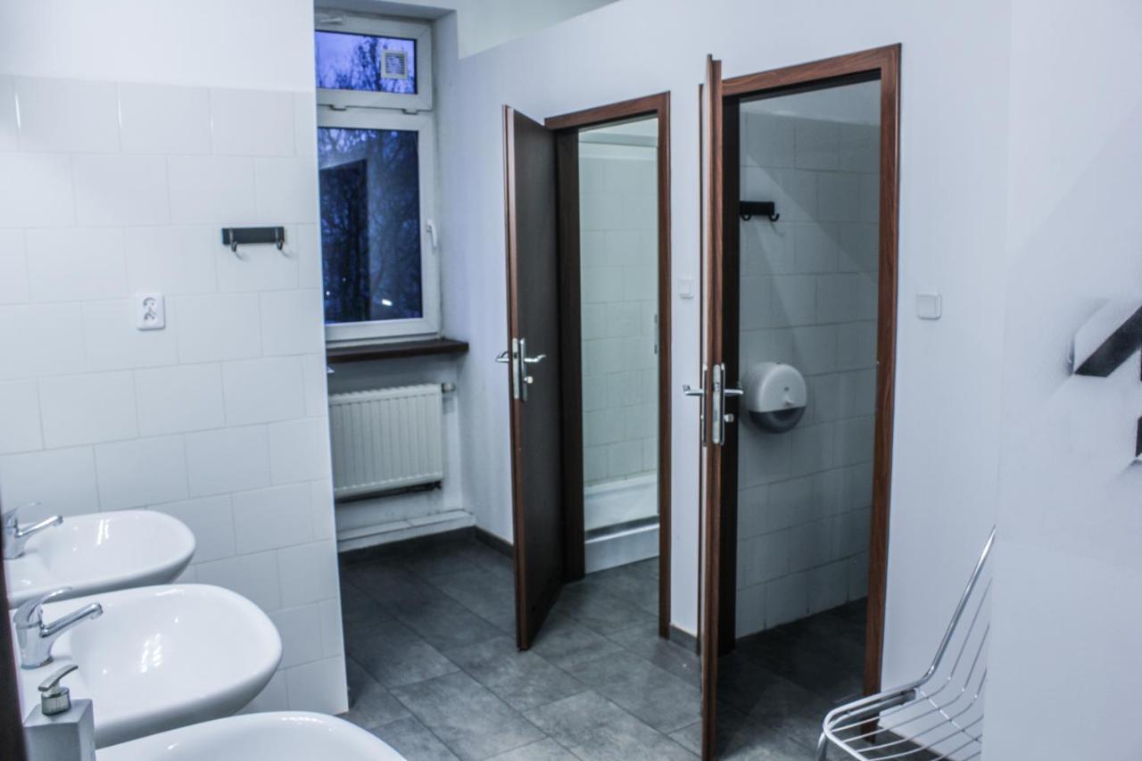 Baba Hostel Kaliszki Exteriör bild