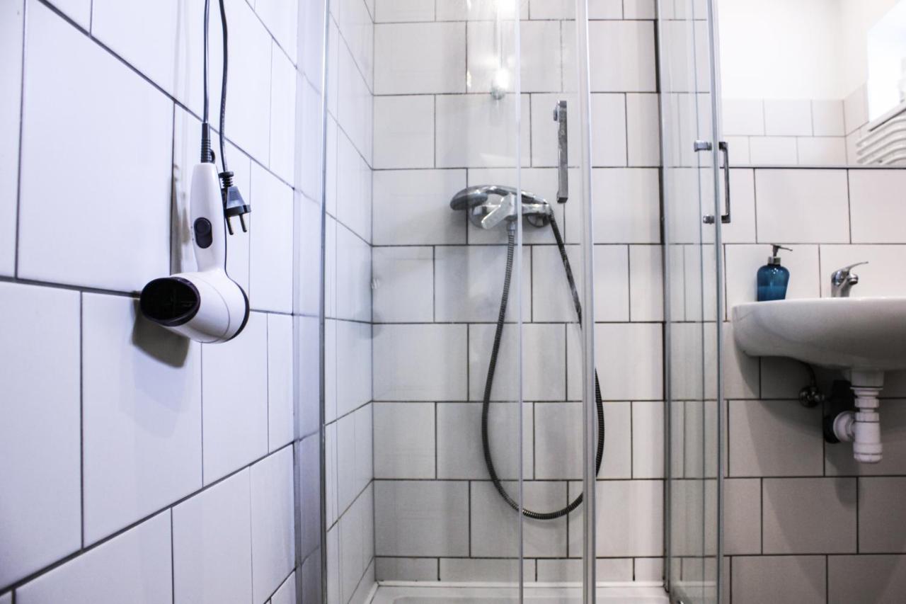 Baba Hostel Kaliszki Exteriör bild